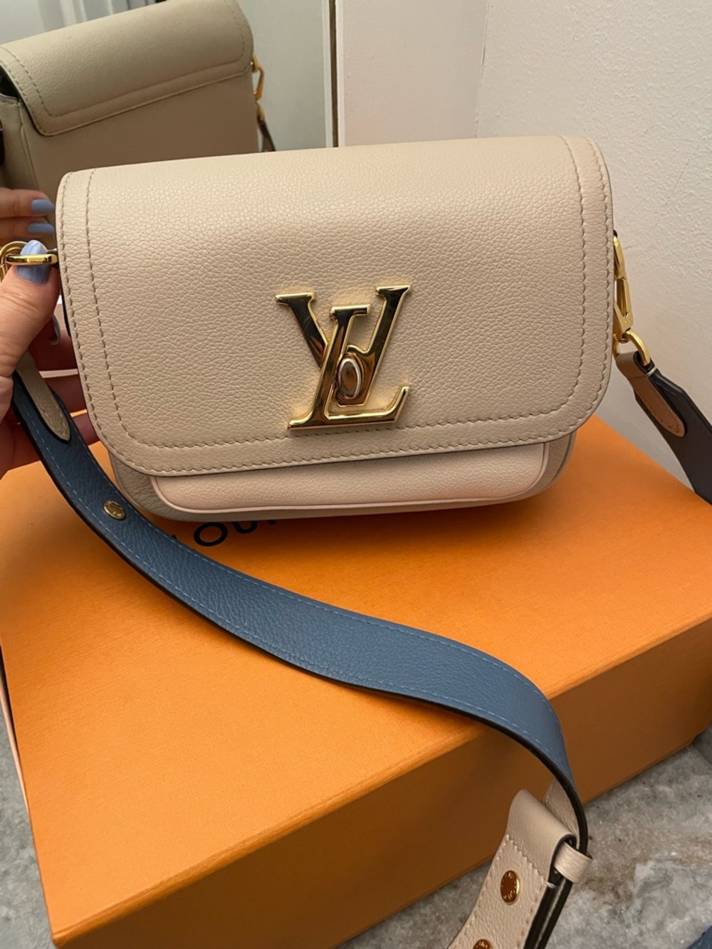 Louis Vuitton lock me tender